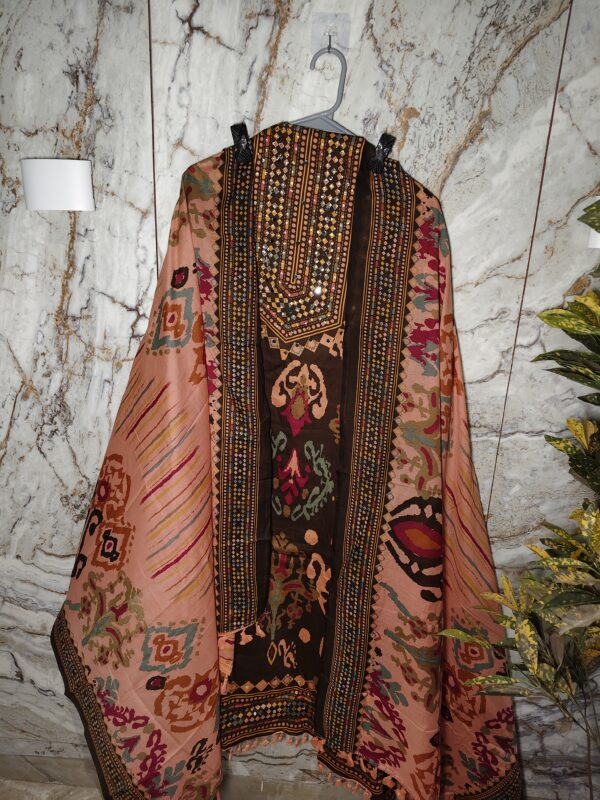 Insiya Ethnics